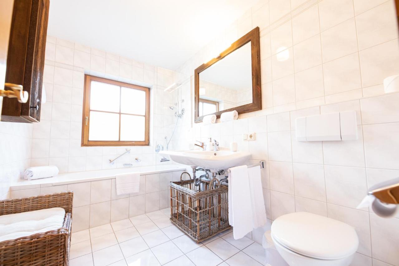 Hausberg Apartment การ์มิช-พาร์เทนเคียร์เชน ภายนอก รูปภาพ